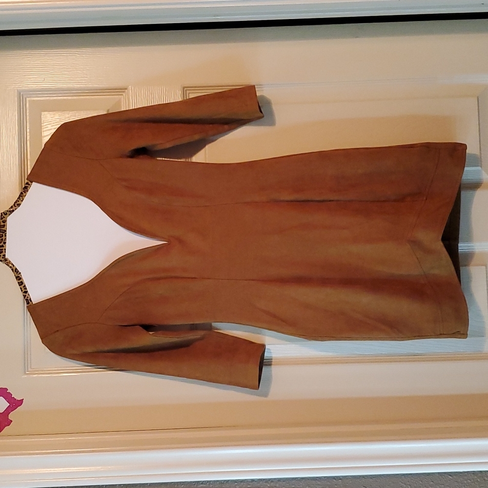 Mid sleeve dress